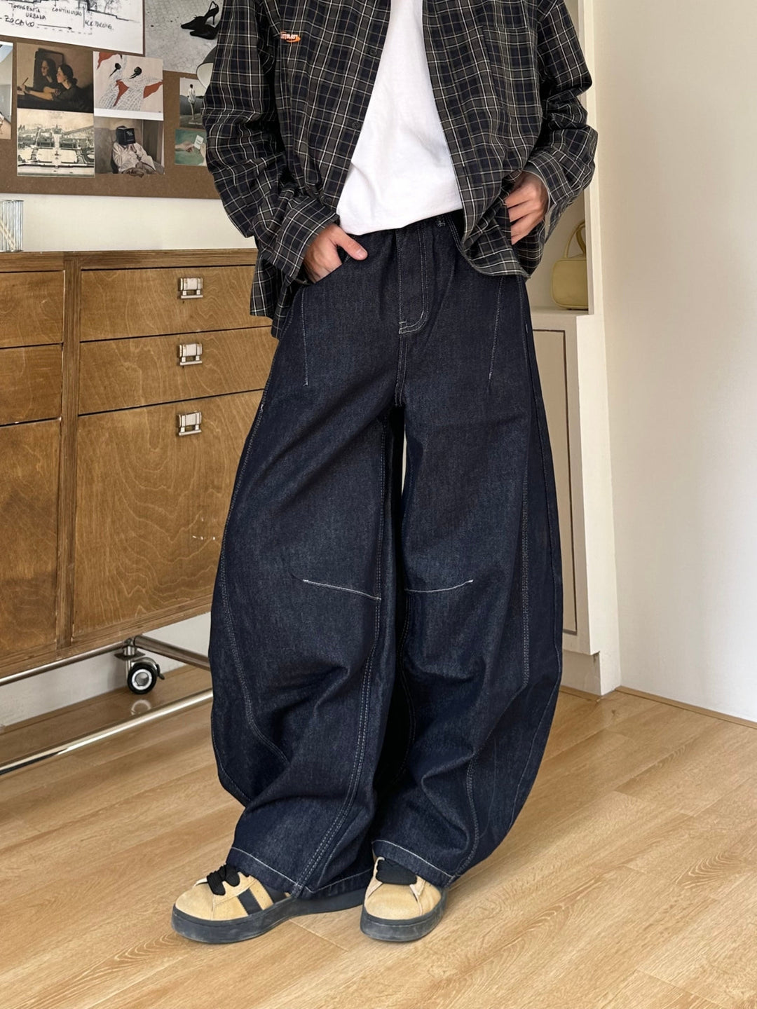WLS American Scimitar Design Wide-Leg Jeans