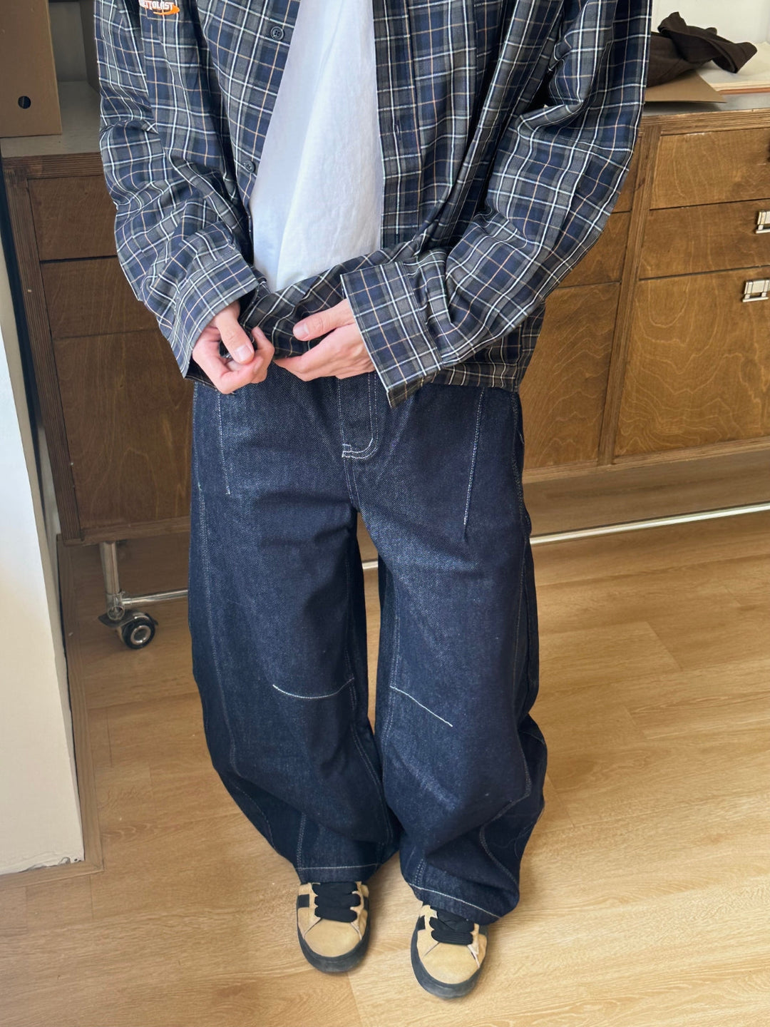 WLS American Scimitar Design Wide-Leg Jeans